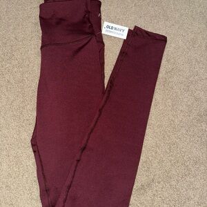 Old Navy women’s  Burgundy Leggings NWT small tall